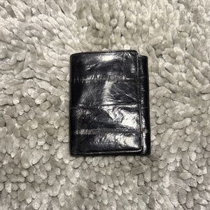 Aphrodite Classic Black Eel Skin Wallet